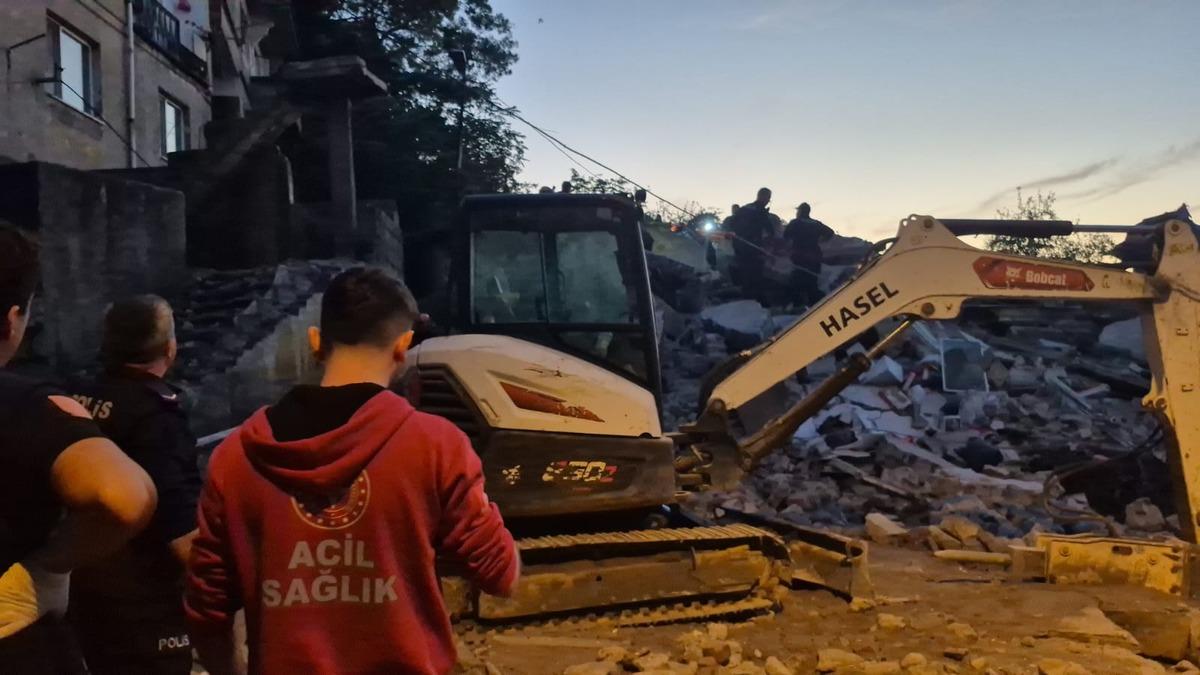 Zonguldak ta 3 katlı bina &ccedil;&ouml;kt&uuml;: Enkaz altında kalan 1 kişi hayatını kaybetti 3