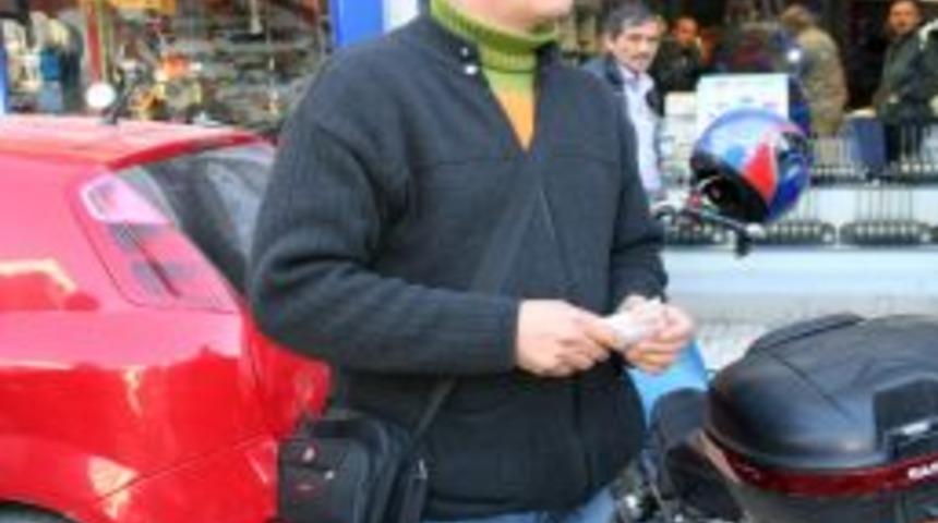 750 lira maaşla çalışan vatandaş bulduğu 6 bin lirayı sahibine teslim etti