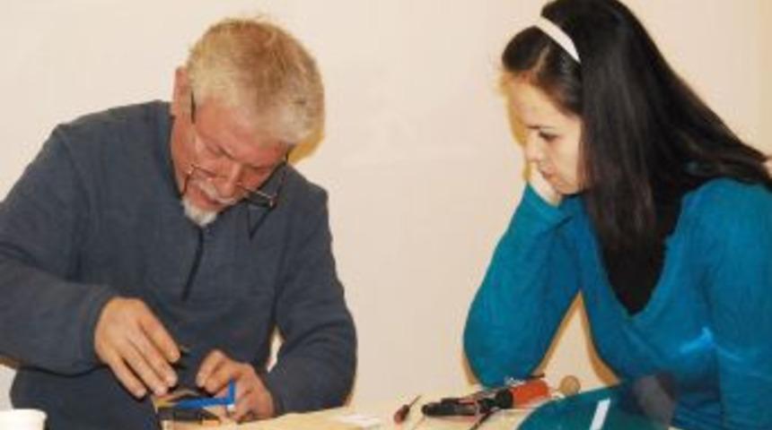 M&uuml;cevheri, &ouml;nce tasarlayıp sonra takacaklar