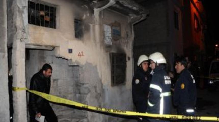 Adana'da yangın: 1&ouml;l&uuml;