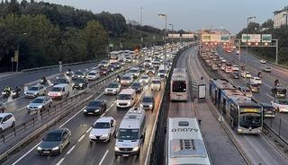 İstanbul'da trafik yoğunluğu y&uuml;zde 83'e ulaştı