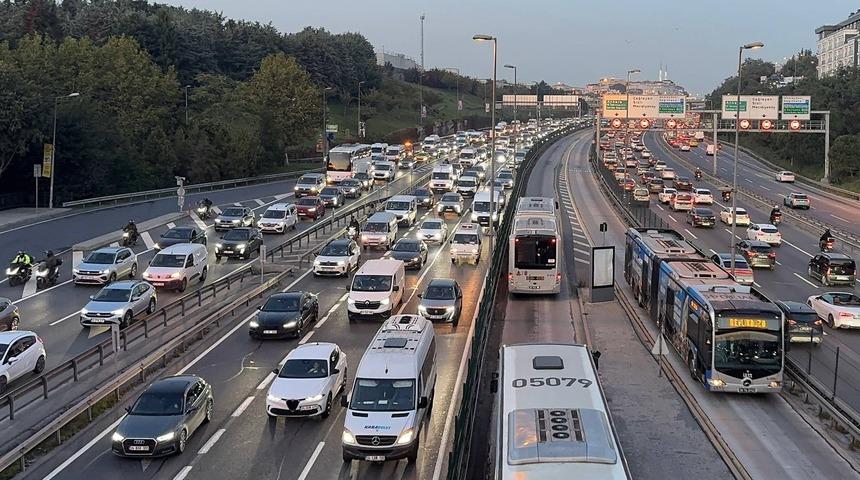 İstanbul'da trafik yoğunluğu y&uuml;zde 83'e ulaştı