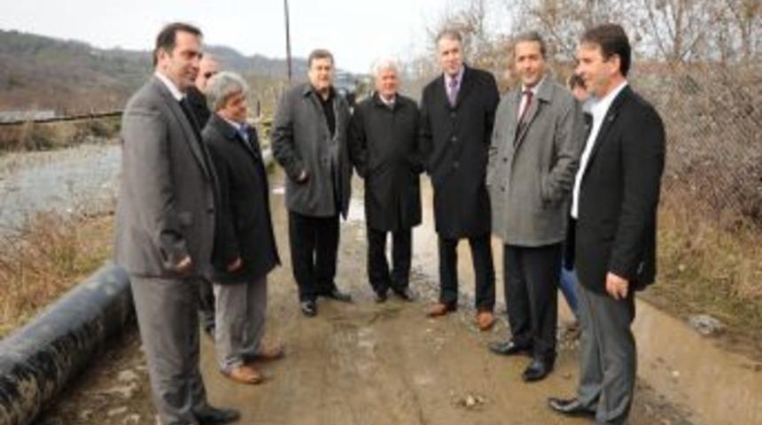 Arhavi'de su i&ccedil;in kazma vuruldu, il&ccedil;e halkı 1 yıl sonra temiz su i&ccedil;ecek