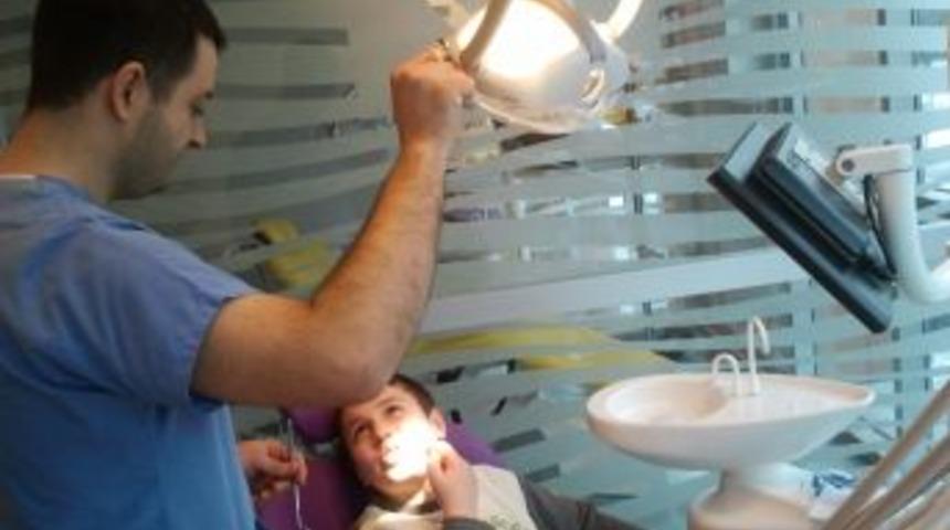 Pursaklar Aile Yaşam Merkezi'nin minik &uuml;yelerine diş taraması