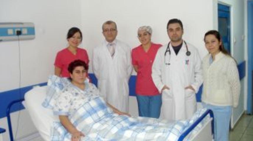 AK&Uuml; lazerli varis tedavisi yaptı, hasta bir g&uuml;n i&ccedil;inde taburcu edildi