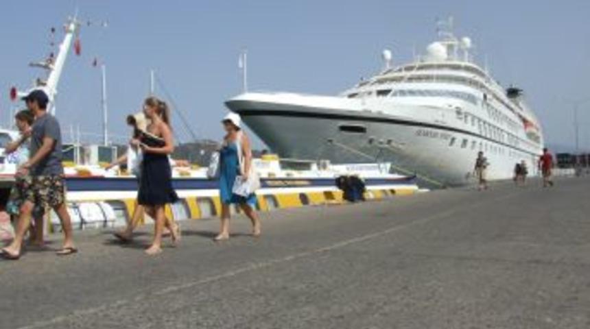 Kruvaziyer limanı olmayan Fethiye, 2011’de 2 bin 500 kişiyi ağırladı