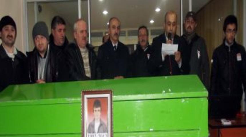 Anten ayarlarken &ccedil;atıdan d&uuml;şen gencin cenazesi Bursa'ya g&ouml;nderildi