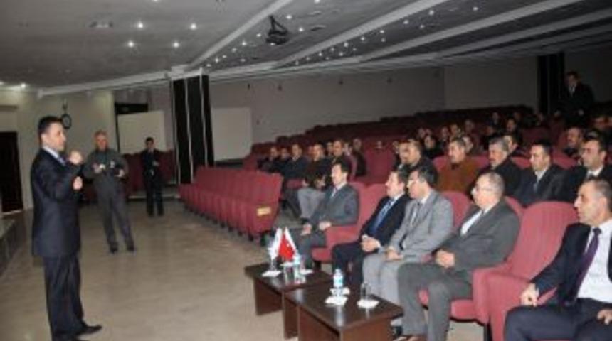 Malatya'da otob&uuml;s şof&ouml;rlerine ekip &ccedil;alışması semineri