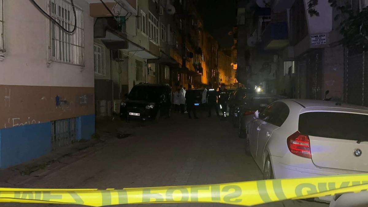 İstanbul da polise ateş a&ccedil;ıldı, &ccedil;atışma &ccedil;ıktı! 4