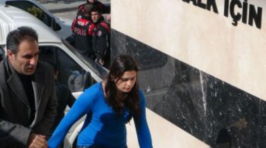 Plastik kelep&ccedil;eli cinayetin sırrı &ccedil;&ouml;z&uuml;ld&uuml;