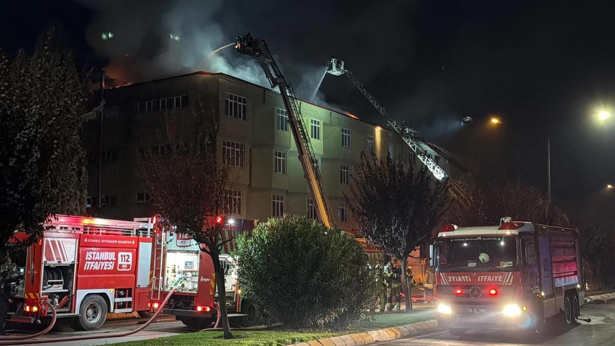 İstanbul da korkutan yangın! Alevler 2 metreye yükseldi 5