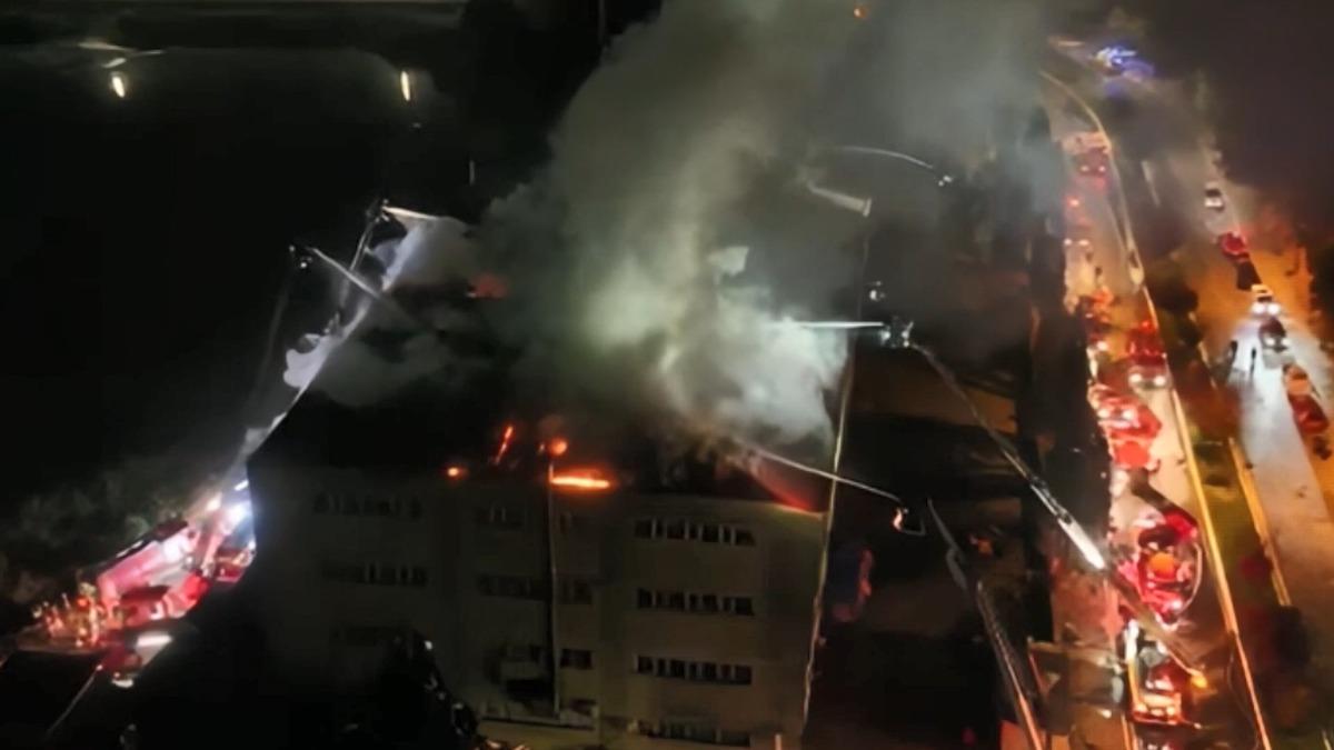 İstanbul da korkutan yangın! Alevler 2 metreye yükseldi 1