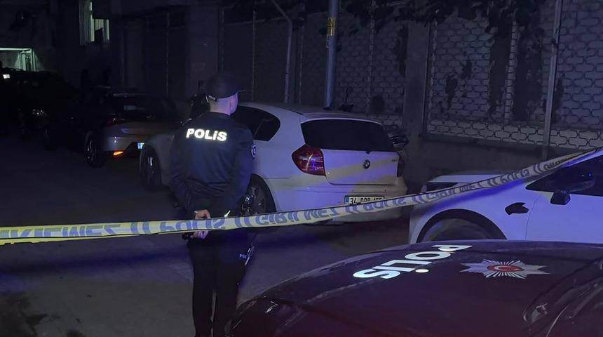 İstanbul'da polise ateş a&ccedil;ıldı, &ccedil;atışma &ccedil;ıktı!