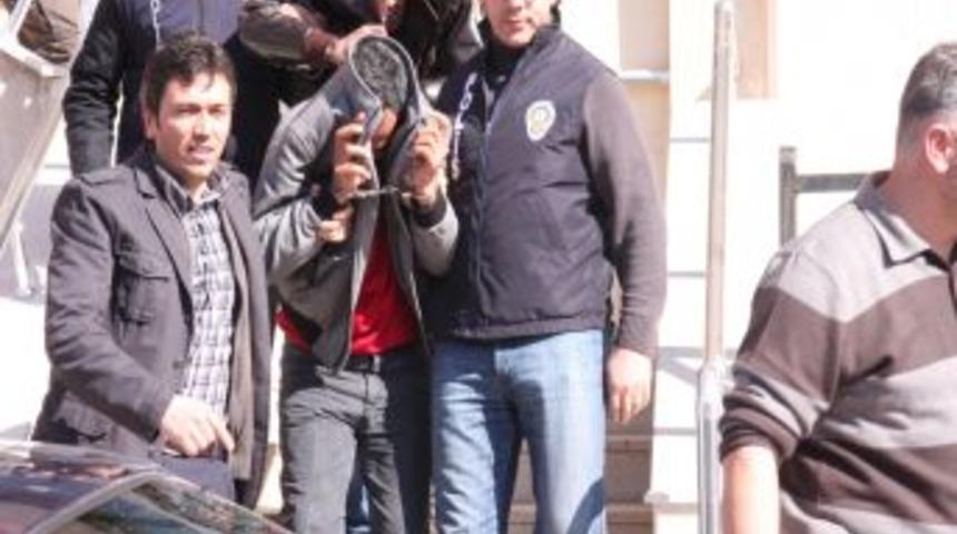 Gece &ccedil;aldıkları parayla, sabah yakalandılar