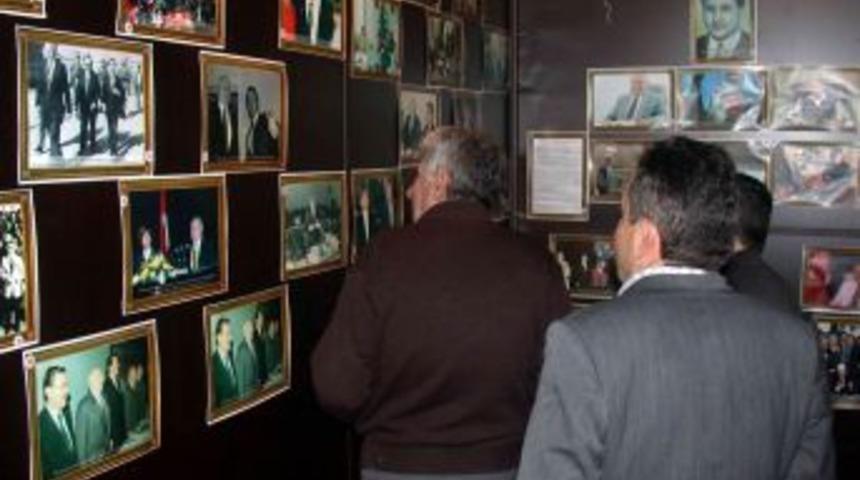 Erbakan TIR'ına vatandaşlar yoğun ilgi g&ouml;sterdi