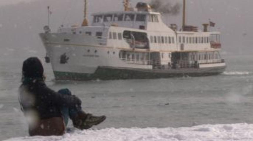 İstanbul Boğazı'nda 'beyaz' g&uuml;zellik