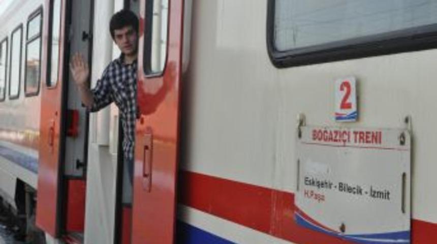 Son tren seferi yapıldı, vatandaş otobüslere hücum etti