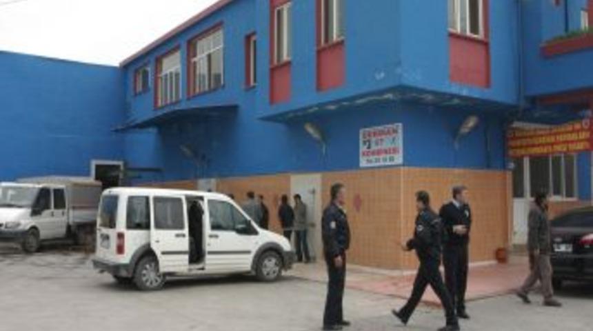 Pompalı t&uuml;fekli kavgada 1 &ouml;l&uuml; 8 yaralı var