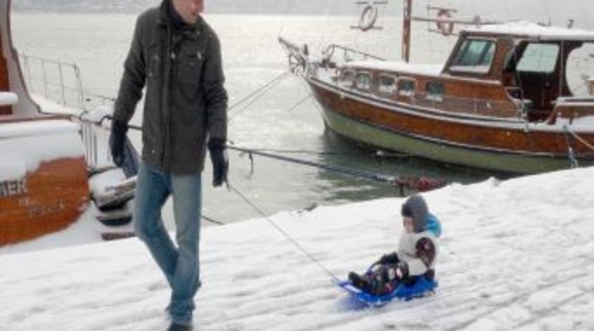 Boğaz'dan eşsiz kar manzaraları