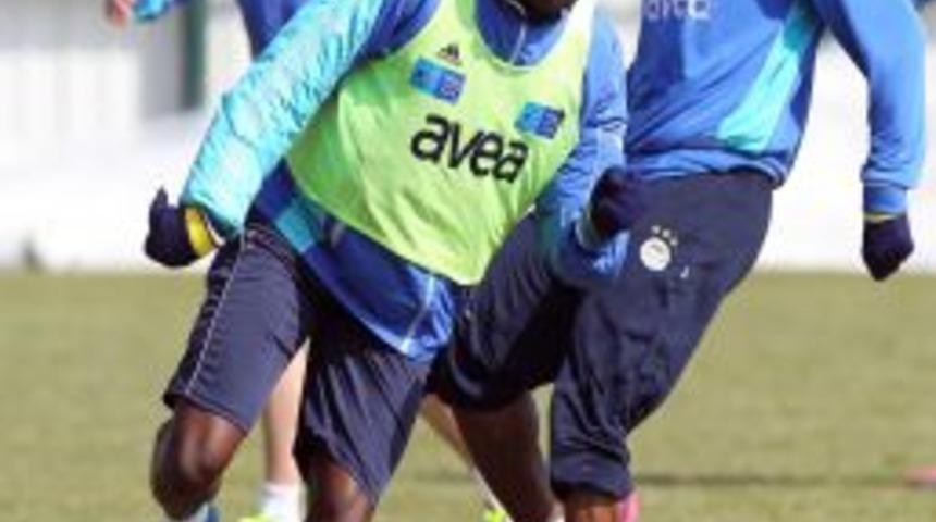 Fenerbah&ccedil;e'de Stoch ve Volkan, takımla &ccedil;alıştı