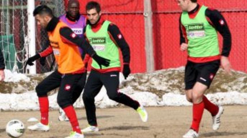 Gen&ccedil;lerbirliği, Sivasspor ma&ccedil;ı i&ccedil;in tempoyu artırdı
