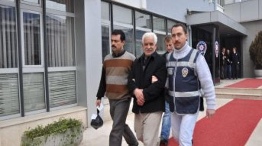 Dolandırıcının aktardığı parayı &ccedil;eken kişi yakalandı