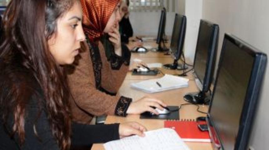 BUSMEK'te 75 bin kişi meslek &ouml;ğrendi