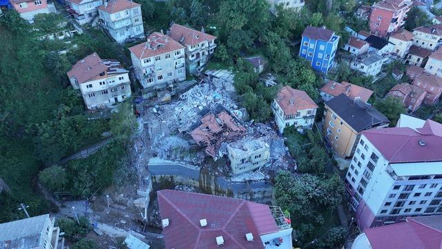 Zonguldak ta &ccedil;&ouml;ken binanın &ccedil;evresindeki 7 bina tedbiren boşaltıldı 6