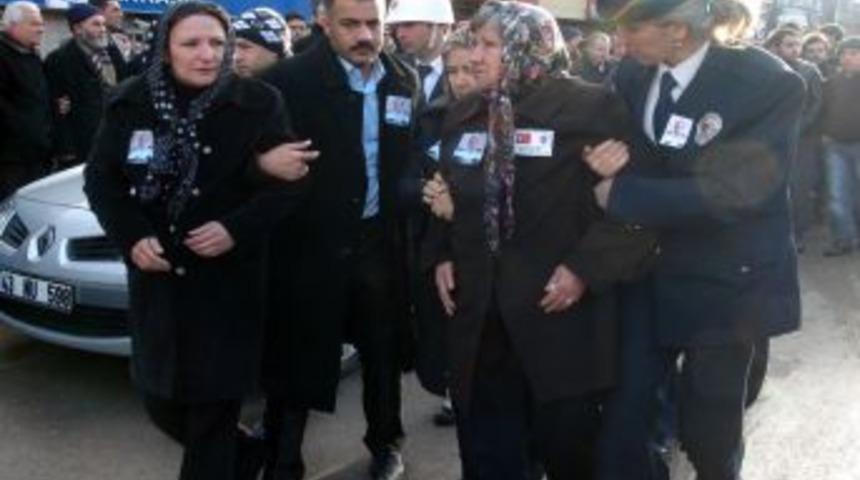 Şehit Emniyet M&uuml;d&uuml;r&uuml; G&ouml;kcan, son yolculuğuna uğurlandı