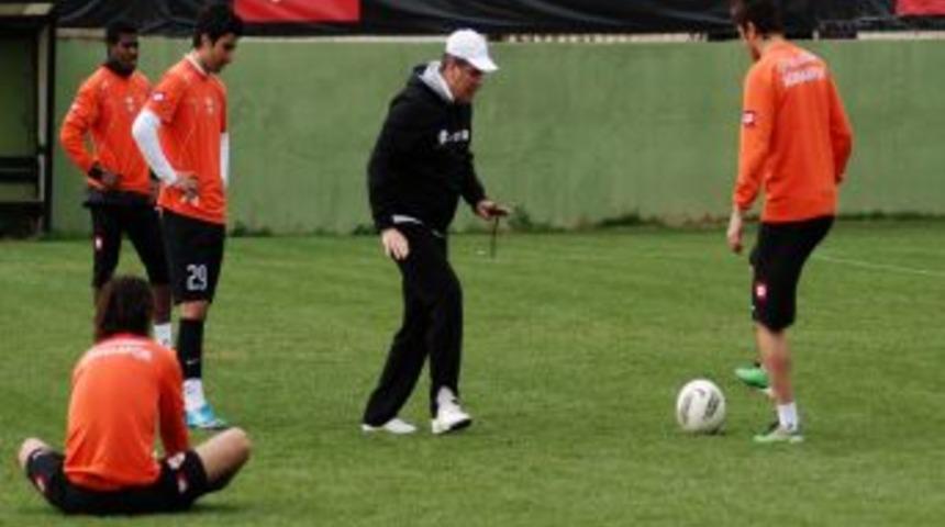 Adanaspor, Akhisar&rsquo;a puan i&ccedil;in gidiyor