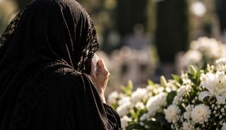 Cenazede ağlayarak para kazanıyorlar! D&uuml;nyanın en sıra dışı 5 işi