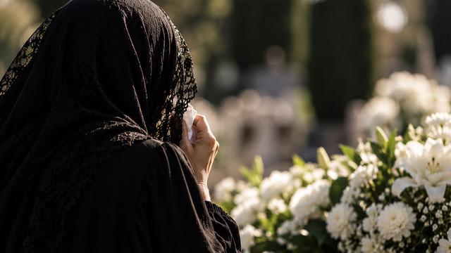 Cenazede ağlayarak para kazanıyorlar! Dünyanın en sıra dışı 5 işi