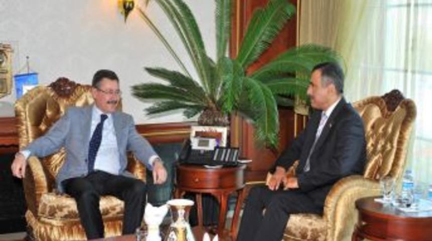 Bahreyn İskan Bakanı Yakup El-Hamer'den G&ouml;k&ccedil;ek'e ziyaret