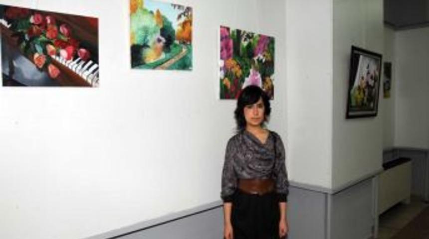 Eğitim masraflarını yağlı boya tablolarla karşılayacak