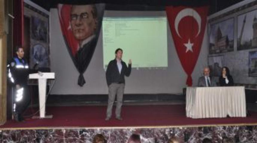 Yozgat polisi 'Ailede sevgi dili' konulu seminer verdi