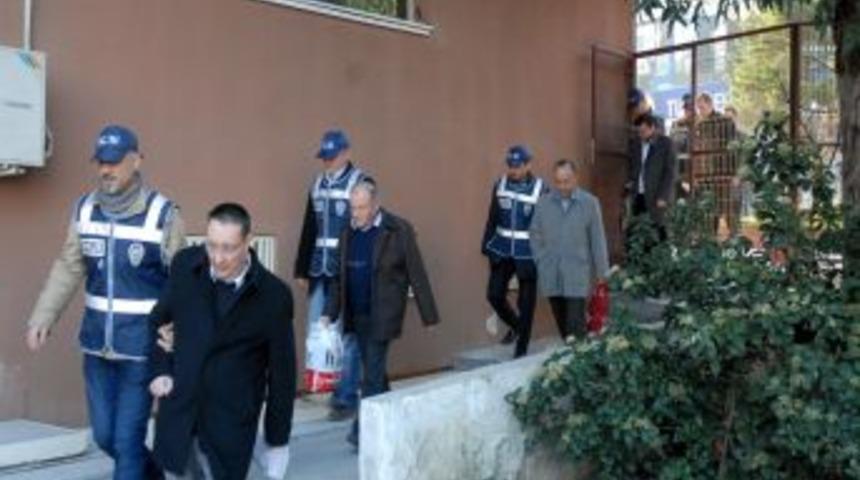 Kuşadası Belediyesi'ndeki yolsuzluk iddialarıyla ilgili 9 kişi adliyede