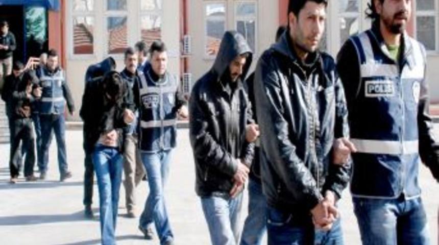 Uyuşturucu sevkıyatına polis engeli: 8 kişi yakalandı