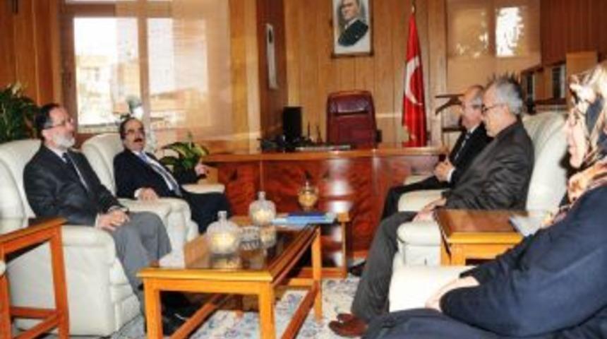 Vali Coş: Başarılı olmak i&ccedil;in o işi sevmek şart