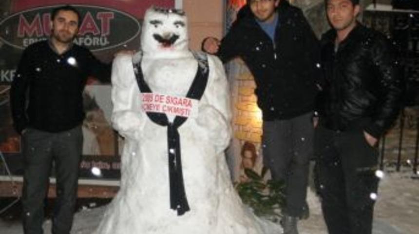 Tokat'ta esnafın kar keyfi