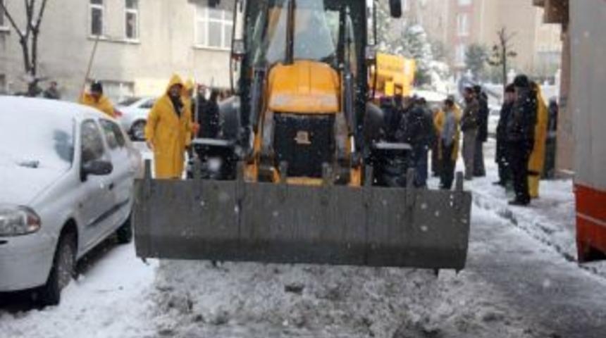 Esenler'de kar n&ouml;beti