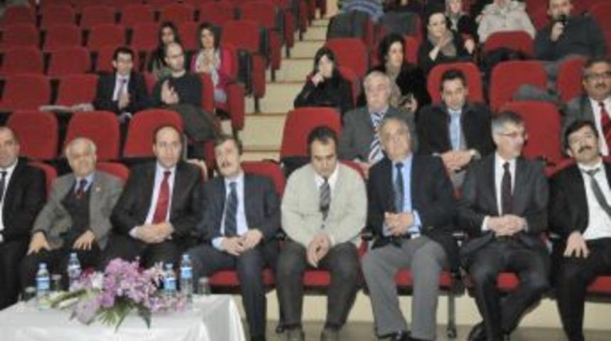 Erzincan &Uuml;niversitesi'nde '&Ccedil;in'de T&uuml;rk Dilleri' konferansı