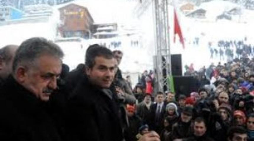 Çamlıhemşin'e bakanlardan tebrik ve teşekkür