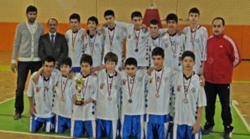 G&uuml;zide Hanım İlk&ouml;ğretim Okulu baskette Elazığ'ı temsil edecek