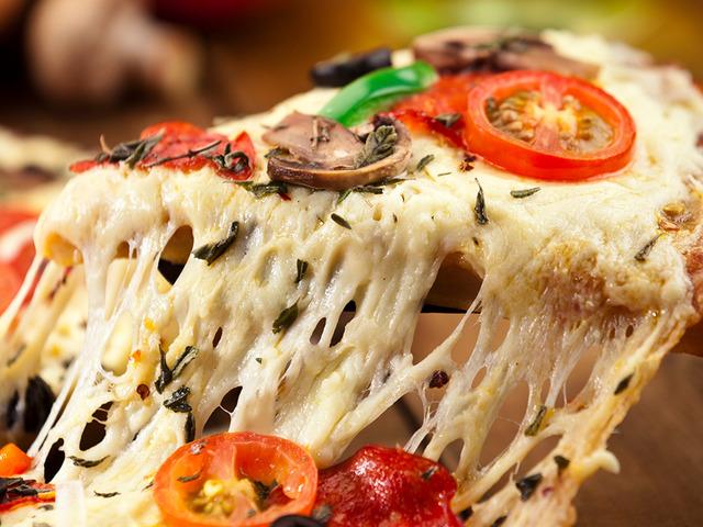 Evde yapılan pizza neden dışarıdaki gibi olmuyor? Sorun malzemede değil