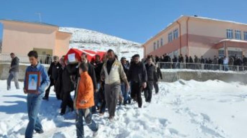 K&ouml;y korucusu i&ccedil;in cenaze t&ouml;reni d&uuml;zenlendi