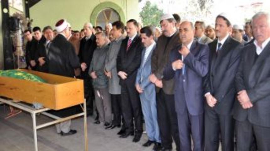 Eğitim g&ouml;n&uuml;ll&uuml;s&uuml; Celal Erden defnedildi