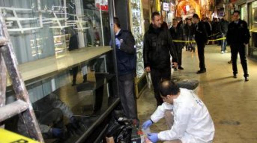 Kapalı&ccedil;arşı'da 3 milyonluk soygun