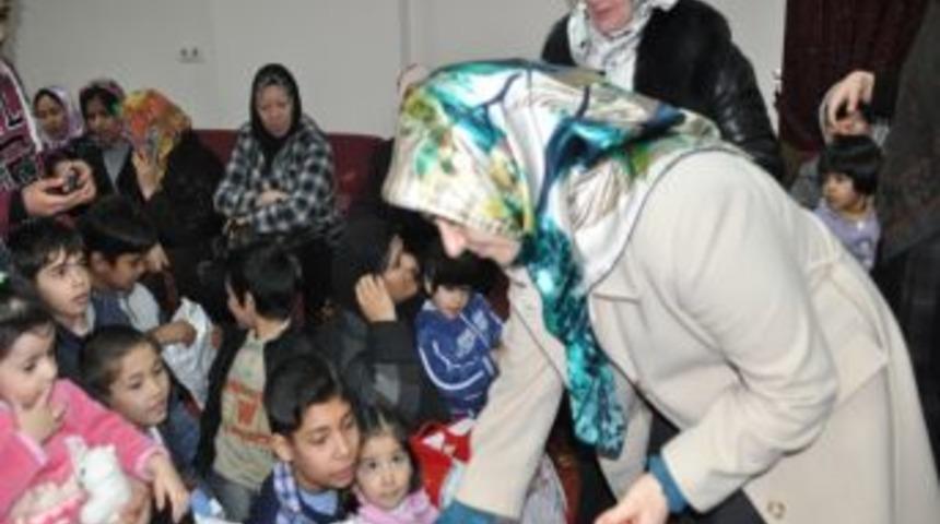 Yakamoz Eğitim Derneği, depremzede Afganlı aileleri unutmadı