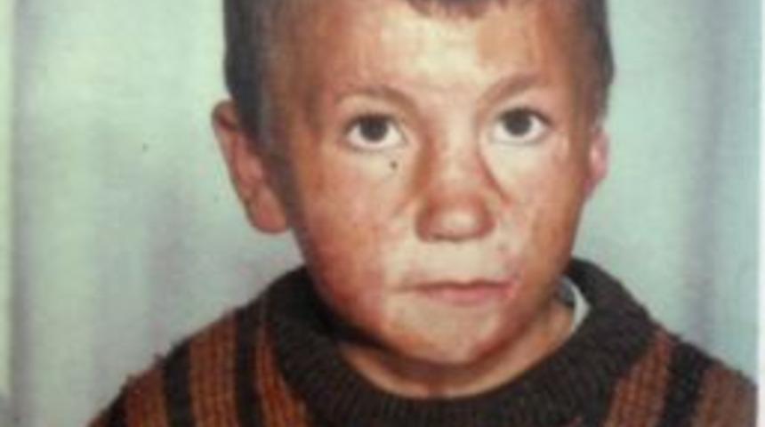 Y&uuml;z nakli olan Cengiz G&uuml;l'&uuml;n kardeşleri, heyecanla ameliyatın sonucunu bekliyor