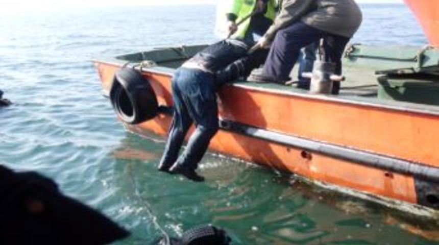 Bir cesede daha ulaşıldı, cesedin bulunma anı su altı kameralarına yansıdı